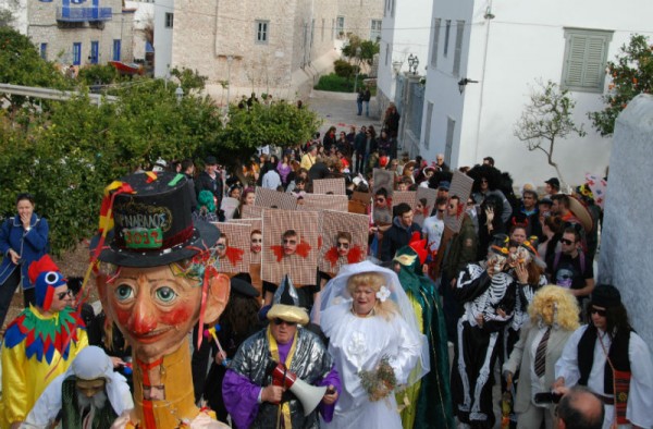 Ξεκινά η διανομή αποκριάτικων στολών για το Καρναβάλι της Ύδρας