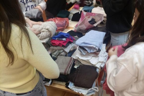 Το Λύκειο Ύδρας συγκέντρωσε είδη πρώτης ανάγκης για άπορες οικογένειες