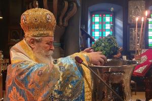 O Μητροπολίτης ΕΦΡΑΙΜ ετέλεσε τον Μ. Αγιασμό "κεκλεισμένων των θυρών" στον Ιερό Καθεδρικό Ναό Ύδρας