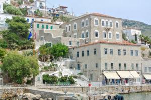 Ετήσιο Προσκύνημα  της Λέσχης Αποφοίτων της Σχολής Ναυτιλίας στην Ακαδημία Εμπορικού Ναυτικού Ύδρας