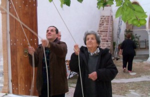 Από την κοπή της πίτας του Ναού της Υπαπαντής