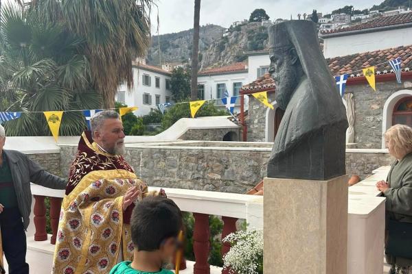 Τελέστηκε την Παρασκευή 10 Μαΐου, η Αναστάσιμη Θ. Λειτουργία στο παρεκκλήσι του Κουλουρείου Νοσοκομείου που είναι αφιερωμένο και στην Ζωοδόχο Πηγή
