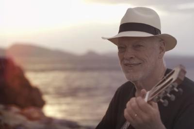 Νέο τραγούδι  για τον θρύλο των Pink Floyd David Gilmour. Eμπνέεται και τραγουδά στην Ύδρα