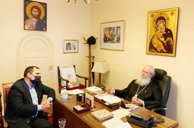 Συνάντηση του Μητροπολίτη ΕΦΡΑΙΜ με τον Υφυπουργό Ναυτιλίας και Νησιωτικής Πολιτικής Κ. Κατσαφάδο στην Ύδρα