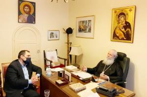 Συνάντηση του Μητροπολίτη ΕΦΡΑΙΜ με τον Υφυπουργό Ναυτιλίας και Νησιωτικής Πολιτικής Κ. Κατσαφάδο στην Ύδρα