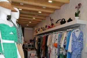 Εγκαίνια την Κυριακή για το κατάστημα Les Amies στην Ύδρα