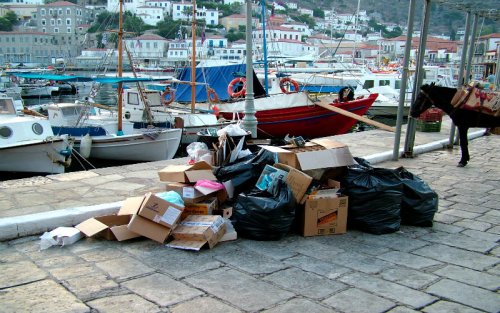 Σε κλοιό η χωματερή της Ύδρας.Πρόβλημα στην αποκομιδή και εναπόθεση των σκουπιδιών