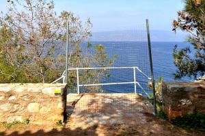 Κλειστή η παραλία του Αυλακιού μέχρι την αποκατάσταση των επικίνδυνων σημείων