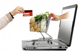 Με λιγότερα  και φθηνότερα προϊόντα γεμίζουν οι καταναλωτές το ηλεκτρονικό τους «καλάθι»
