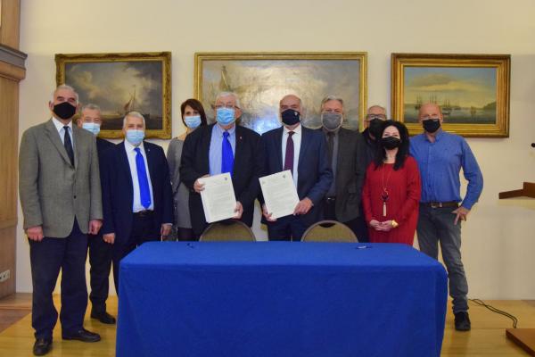 Υπεγράφη Μνημόνιο Συνεργασίας μεταξύ του Ναυτικού Μουσείου Κρήτης και του Ελληνικού Ινστιτούτου Ναυτικής Ιστορίας (ΕΛ.Ι.Ν.Ι.Σ).