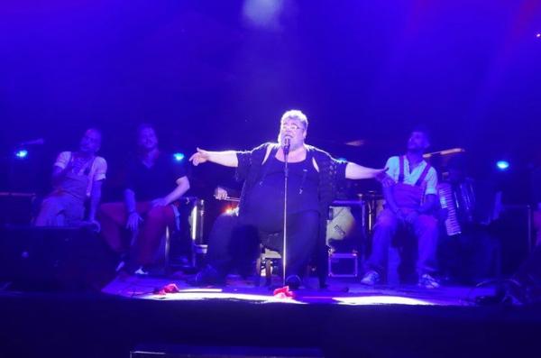 Ήταν μια ιδιαίτερη μουσική βραδιά με τον μελωδικό και «εκρηκτικό» Σταμάτη Κραουνάκη