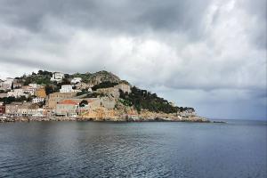 Τζίνα Μαραγκού:  "Η δωρεά δεν ακυρώνει την αναζήτηση ευθυνών για την πυρκαγιά"