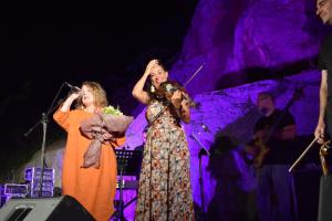 Μια ξεχωριστή βραδιά με τη Μαρία Μανουσάκη και το “Behind Closed Doors” στην ταράτσα του ΙΑΜΥ