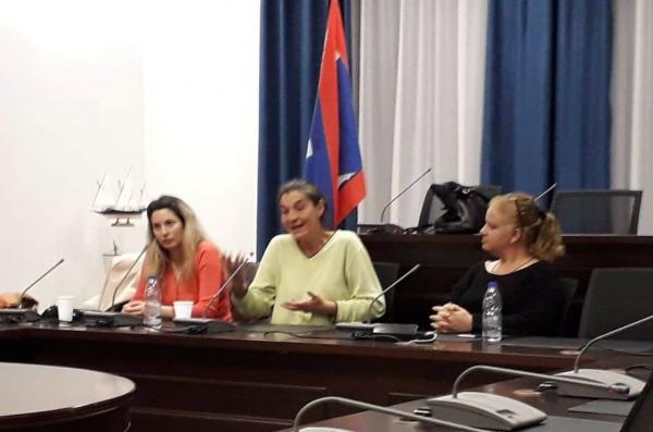 Κατερίνα Μαραγκού:  Ευχαριστούμε τις γιατρούς μας Ζωή και Σωτηρία για τις σαφείς οδηγίες τους για τον Κορωνοϊό!