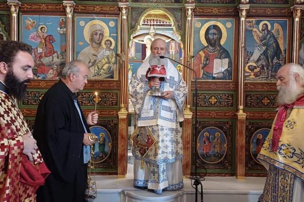 Ο Σεβασμ. Ποιμενάρχης μας κ. ΕΦΡΑΙΜ ιερούργησε στον Ιερό Ενοριακό του Αγίου Δημητρίου Ύδρας