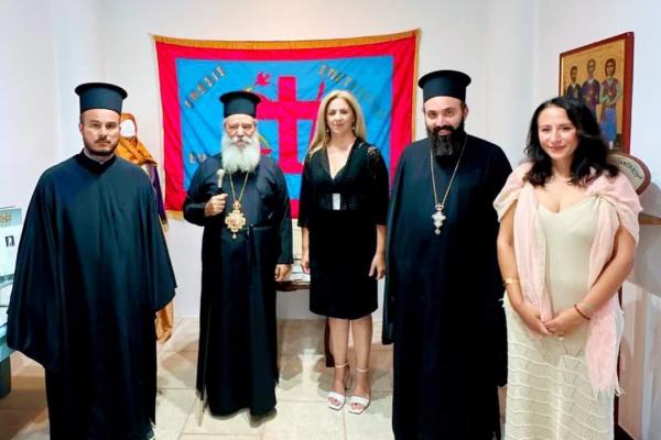 Την επετειακή έκθεση της Ένωσης Σπετσιωτών επισκέφτηκε ο Μητροπολίτης Ύδρας κ. ΕΦΡΑΙΜ