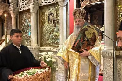 Στον Ι. Καθεδρικό Ναό ιερούργησε ο Σεβασμ. Μητροπολίτης κ. ΕΦΡΑΙΜ - Πλήθος πιστών προσήλθε για να ακούσει με κατάνυξη το “Ανάστα ο Θεός”