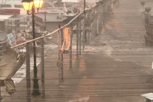 Έντονη καταιγίδα  και ισχυρή βροχόπτωση επικράτησαν τις απογευματινές ώρες στην Ύδρα