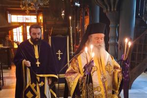 Μ. Τετάρτη  και ο Μητροπολίτης Ύδρας κ. ΕΦΡΑΙΜ ιερούργησε στον Ιερό Καθεδρικό Ναό