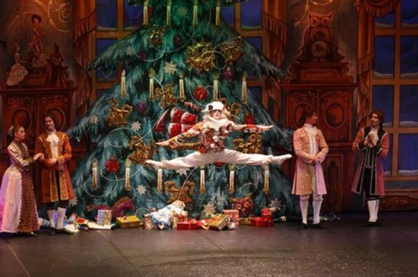 Χριστούγεννα στην Αθήνα: Δεκαπέντε προτάσεις γιορτινών θεαμάτων για όλη την οικογένεια