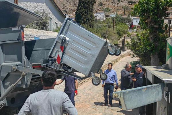 Δοκιμαστικός έλεγχος  του πρώτου συστήματος υπογειοποιημένων κάδων κάθετης συμπίεσης απορριμμάτων