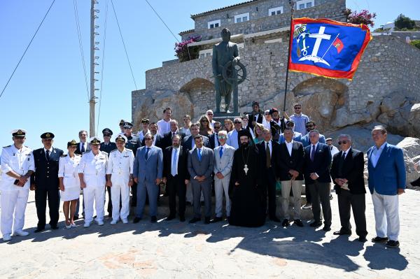 Η Κυριακή  των Μιαουλείων - Δοξολογία και καταθέσεις στεφάνων στον ανδριάντα του Ανδρέα Μιαούλη και την προβλήτα της ΑΕΝ