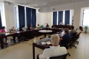 Την έναρξη  των εργασιών του "Εργαστηρίου Συγγραφέων της Νέας Υόρκης" χαιρέτησε ο Δήμαρχος Ύδρας Γ. Κουκουδάκης