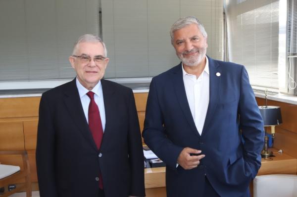 Επίσκεψη Γ. Πατούλη στο Ίδρυμα Ιατροβιολογικών Ερευνών της Ακαδημίας Αθηνών. Συνάντηση με τον Πρόεδρο του Δ.Σ. Λ. Παπαδήμο