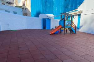 Αντικαταστάθηκε το δάπεδο ασφαλείας του Α' Νηπιαγωγείου Ύδρας