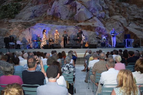 Η Ορχήστρα  Cohen Tribute Band μάγεψε με δύο συναυλίες στην Ταράτσα του ΙΑΜΥ