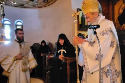 Πραγματοποιήθηκε   στην Μονή Αγίων Πάντων Σπετσών η ενθρόνιση της νέας Καθηγουμένης μ. Μαγδαληνής από τον Μητροπολίτη ΕΦΡΑΙΜ