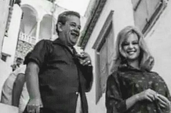 Μια σπάνια φωτογραφία της Αλίκης Βουγιουκλάκη στην Ύδρα