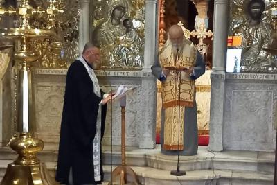 Ο Μητροπολίτης Ύδρας κ. ΕΦΡΑΙΜ χοροστάτησε το απόγευμα της Παρασκευής στο μνημόσυνο των απ' αιώνος κεκοιμημένων αδελφών  μας στον Ι. Καθεδρικό Ναό