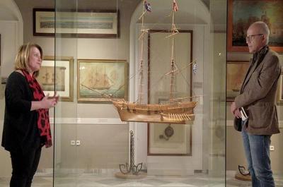 Η ΥΔΡΑ  και οι πτυχές του αγώνα μέσα από την παρουσίαση της Ντίνας Αδαμοπούλου στο επετειακό αφιέρωμα του «Special Report»