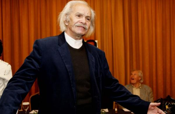 Έφυγε   από την ζωή ο εμβληματικός ζωγράφος Χρίστος Καράς