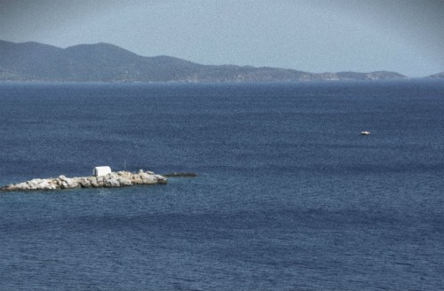 Πρόσκρουση ταχύπλοου στο ναύδετο έξω από το Καμίνι