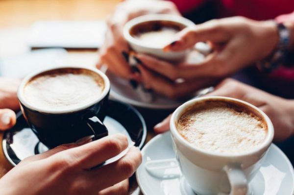 Μείωση ΦΠΑ  στο 13%: Οι νέες τιμές σε προϊόντα και εισιτήρια