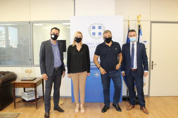 Περιφέρεια Αττικής:  Συμβάσεις συνολικού προϋπολογισμού 2,4 εκ. ευρώ για έργα οδοποιίας και υποδομών στην ΠΕ Νήσων