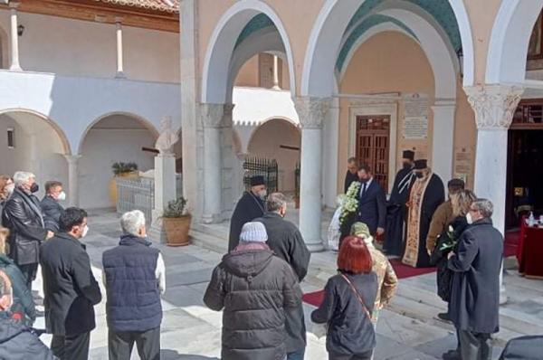 Τελέστηκε σήμερα  στην Ύδρα στον Ι. Καθεδρικό Ναό η εξόδιος ακολουθία του Δημήτρη Κοντομηνά