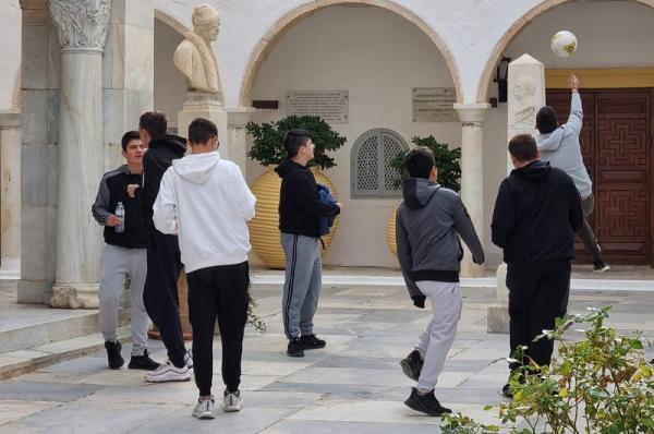 Αύριο Σάββατο  η συνάντηση των αγοριών και των κοριτσιών Γυμνασίου και Λυκείου στο εντευκτήριο της Μητρόπολης