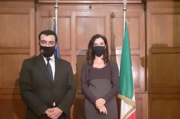 Με την Πρέσβη της Ιταλίας Patrizia Falcinelli συναντήθηκε ο Δήμαρχος Ύδρας Γιώργος Κουκουδάκης