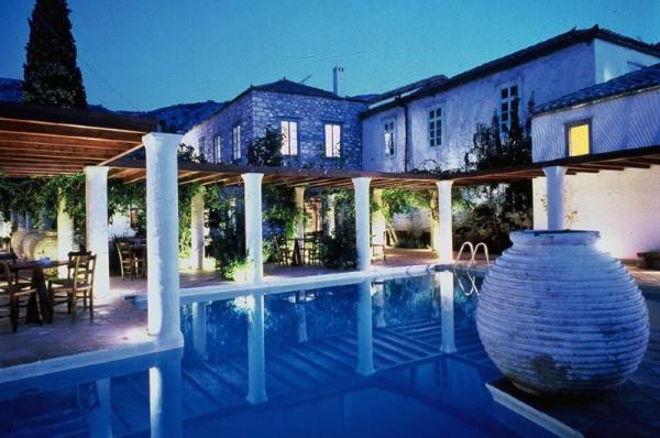 BRATSERA: Το Πρώτο Παραδοσιακό Boutique Hotel στην Ελλάδα