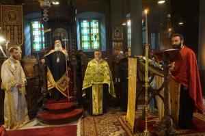 Ακολουθία του Ακαθίστου Ύμνου - Ο Μητροπολίτης ΕΦΡΑΙΜ χοροστάτησε στον Καθεδρικό Ναό Ύδρας