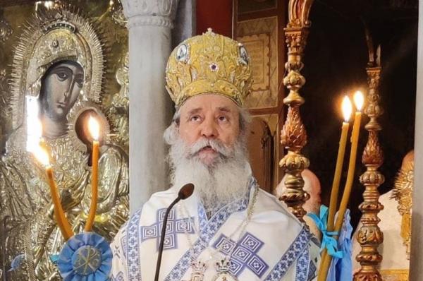 Ο Μητροπολίτης ΕΦΡΑΙΜ ιερούργησε στον Ι. Καθεδρικό Ναό Ύδρας