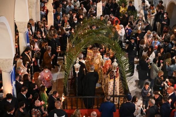 Ανάσταση στην Ύδρα! Χριστός Ανέστη και Χρόνια Πολλά σε όλες και όλους!