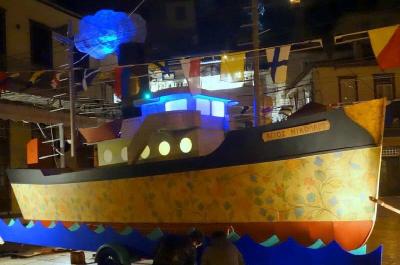 Χριστουγεννιάτικο ταξίδι στην Ύδρα με καράβι την τέχνη !