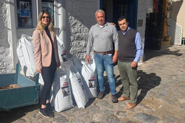 Ο Δήμος Ύδρας στηρίζει τη φροντίδα των αδέσποτων ζώων του νησιού