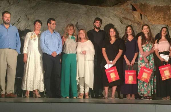 Δόθηκαν στους αριστούχους της Ύδρας κατά τις Πανελλήνιες τα χρηματικά βραβεία αριστείας «ΠΑΠΑΔΟΠΟΥΛΟΥ»