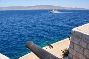 Υποδοχή του Ναρκοθηρευτικού "ΚΑΛΥΨΩ" για τις εκδηλώσεις "ΚΟΥΝΤΟΥΡΙΩΤΕΙΑ 2017'