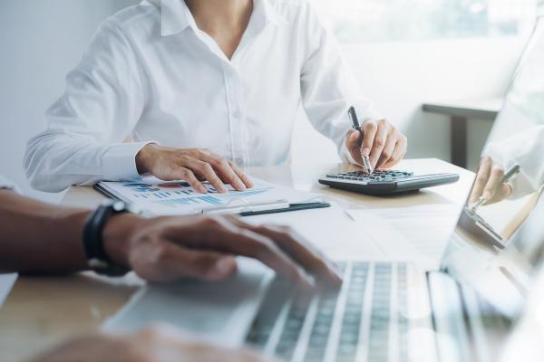 Οι πέντε φορολογικές ελαφρύνσεις για την πρόσθετη στήριξη των νοικοκυριών και των επιχειρήσεων. Δηλώσεις Χρ. Σταϊκούρα